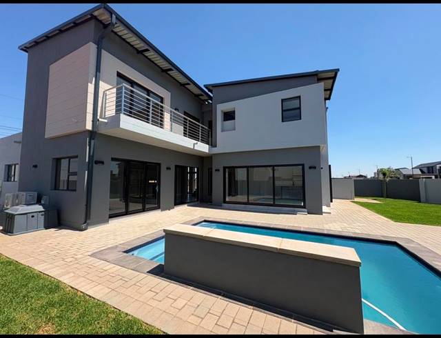 4 BEDROOM HOUSE FOR SALE IN MIDSTREAM HEIGHTS